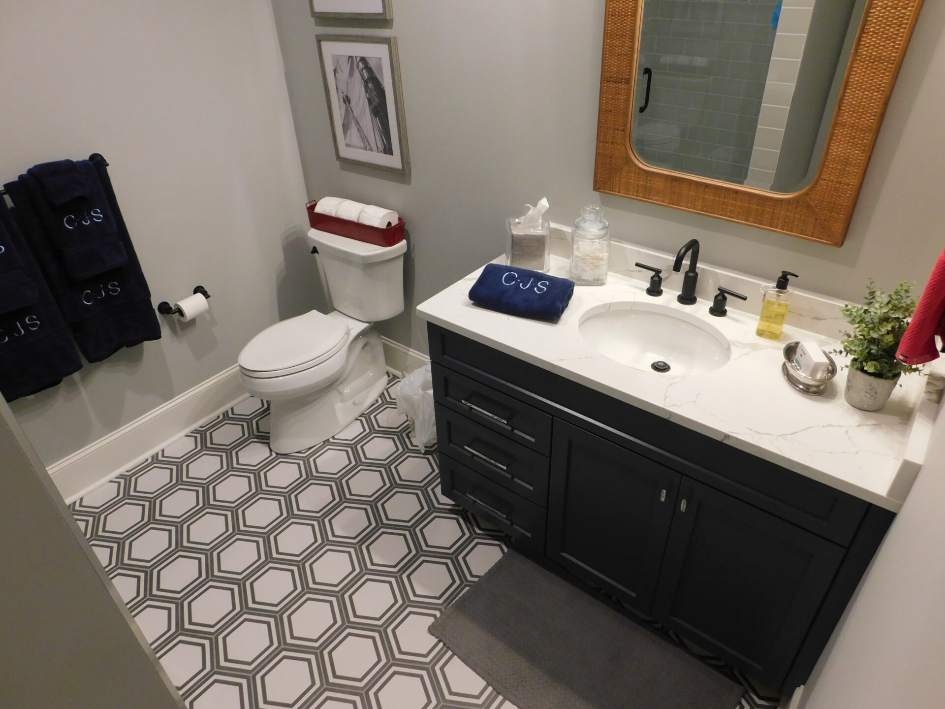Guest Bathroom - JJRP Custom Home Builder
